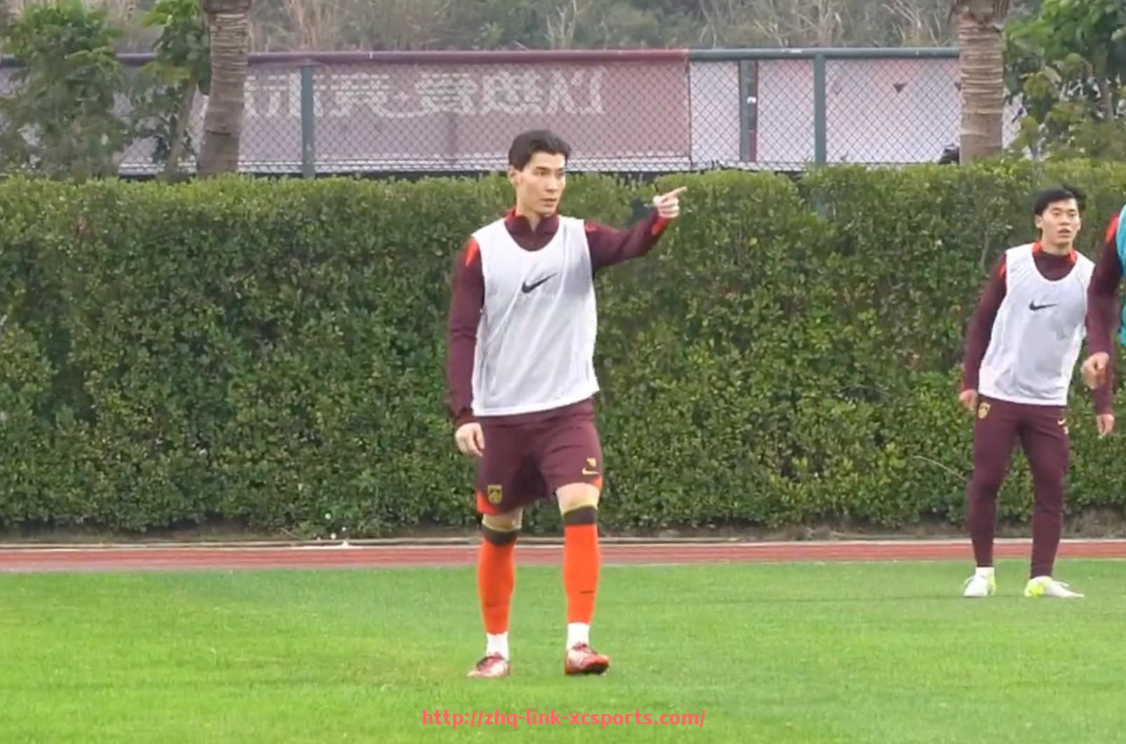 杏彩体育-世俱杯主题周边店铺开设现状及销售热点解析